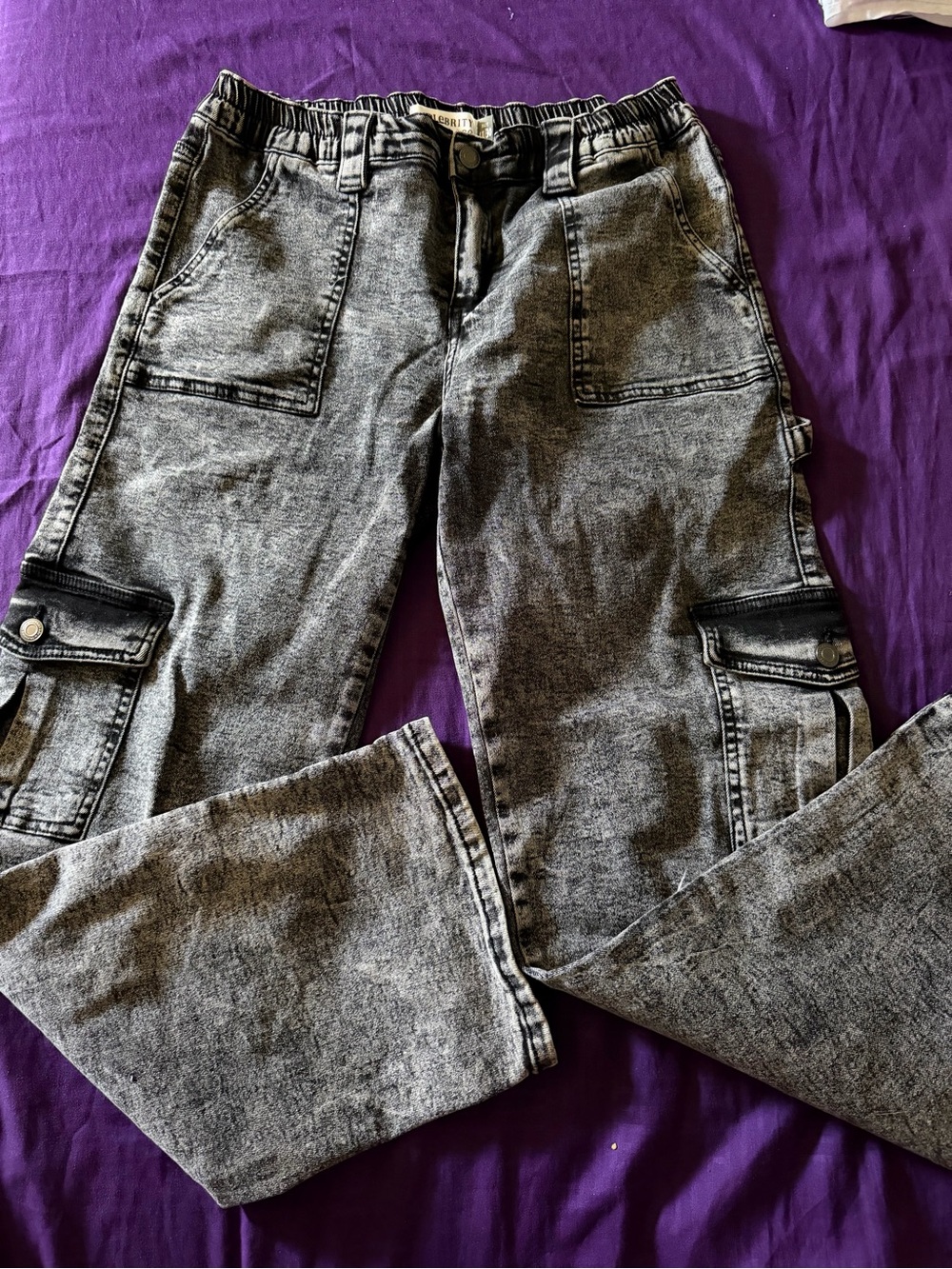 Women’s Mid Rise cargo jeans